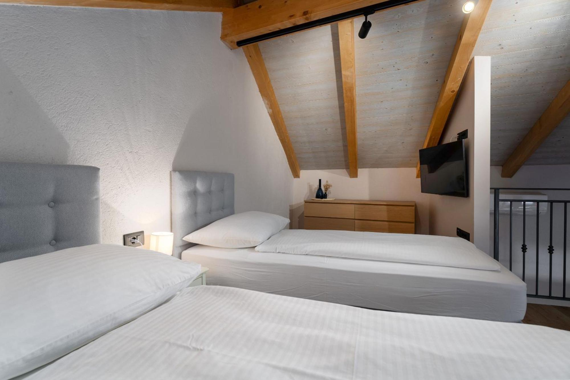 Della Croce Bed&Breakfast Svetvinčenat Kültér fotó